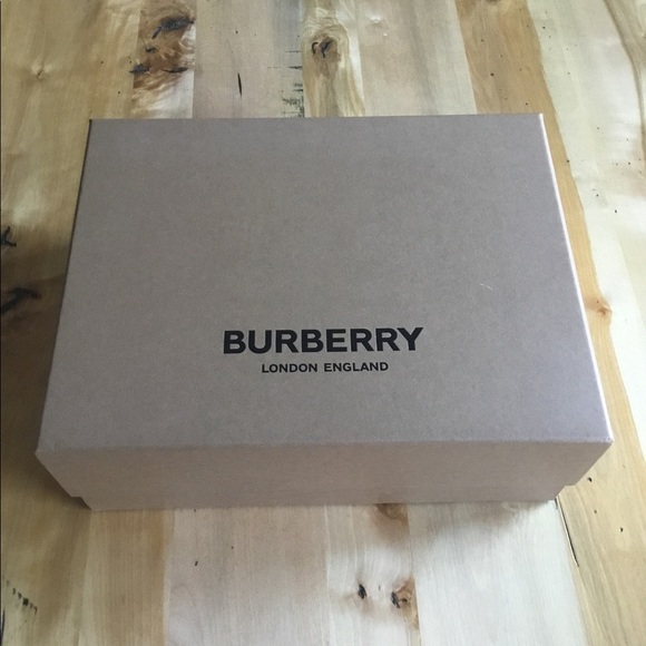 NIB Burberry Lola Medium Canvas and Leather Bag - Picture 6 of 12